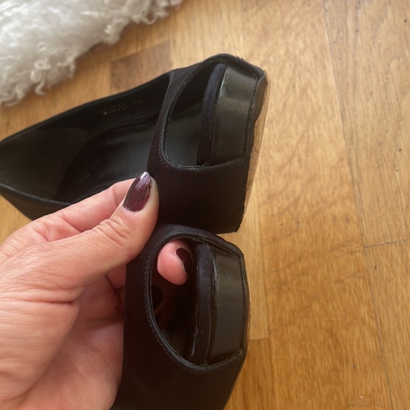 Authentic Gucci  size 6 - Picture 12 of 17